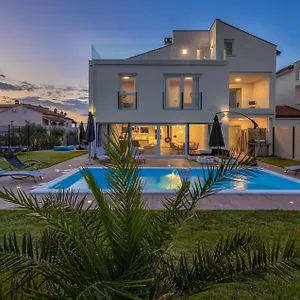 Ferienhaus Eni, Gedići